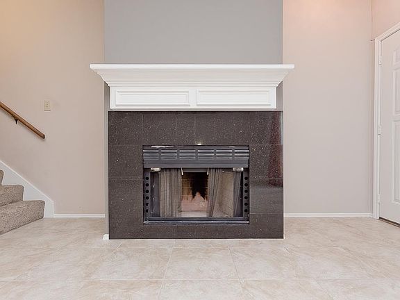 3rd image of 624 Wilcrest Dr #624