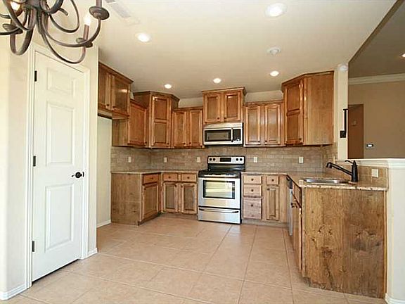 4th image of 3107 SW Fernwood Ave