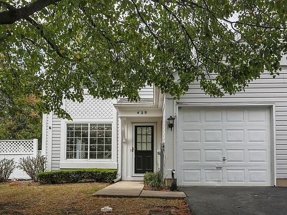 2nd image of 429 Yorktown Ct