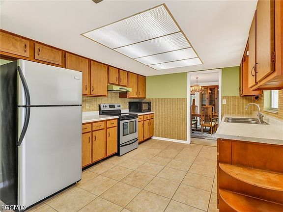 2nd image of 3513 Harbor Blvd