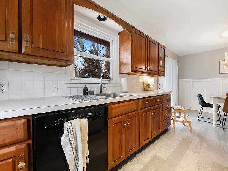 2427 Sinclair Ave NE — Photo 7