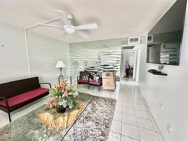 2 bed, 1.5 bath, 835 sqft, $1,650 — Photo 4