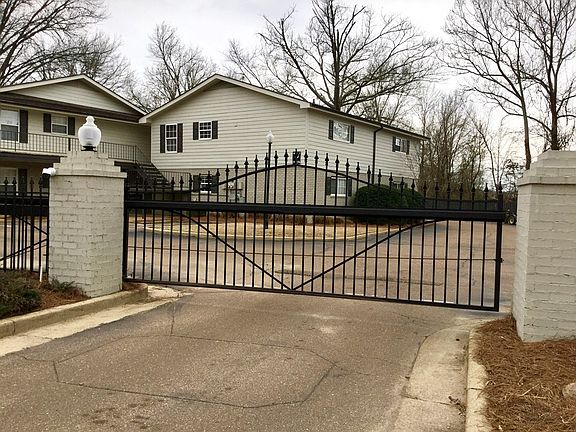 2nd image of 1802 Jackson Ave W APT 196
