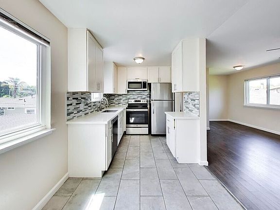 3rd image of 227 Madrone St #3