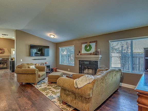 3rd image of 1206 Lake Park Ave