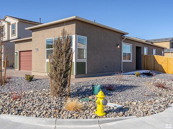 2nd image of 2494 Metolius Dr