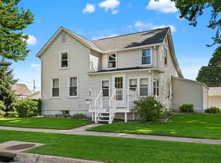 308 1st Ave W, Farley, IA 52046