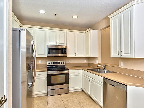 3rd image of 1385 Mariposa Cir #9104