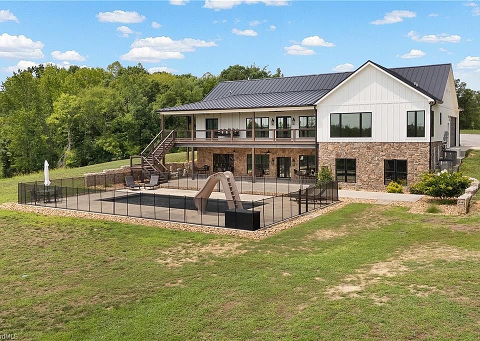 1st image of 277 Crooked Rd
