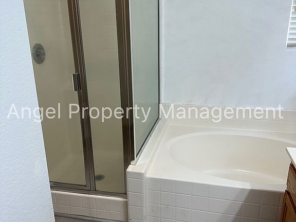 5th image of 4205 Woodwillow Ln