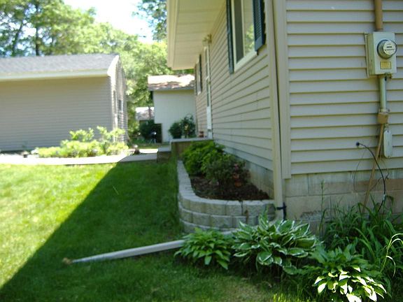 Newer Siding, Roof, Well Parts, This Home is Perfect and Ready to Move in