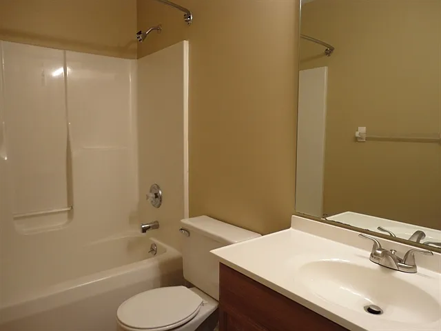 7037 Berry Blossom Ct — Photo 10