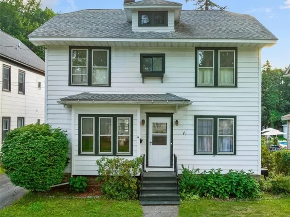 7 Huntington Pl, New Hartford, NY 13413