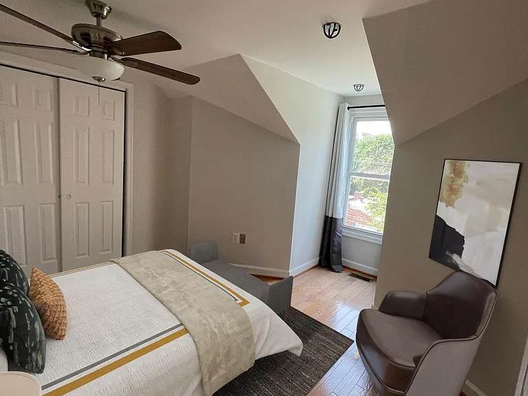 689 W Glebe Rd — Photo 8