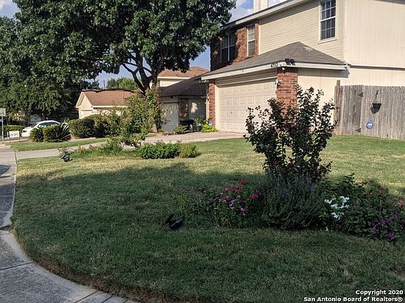 3rd image of 4702 Crestwood Hill Dr