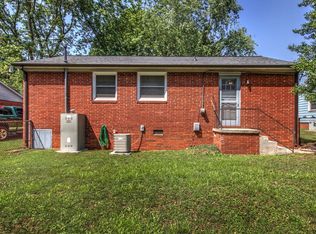 750 N Mulberry St, Statesville, NC 28677