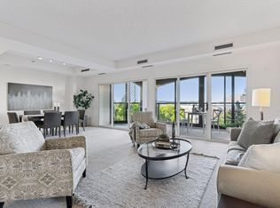 1201 Yale Pl APT 403, Minneapolis, MN 55403