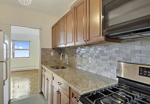 2nd image of 8 Fordham Hill Oval APT 14B