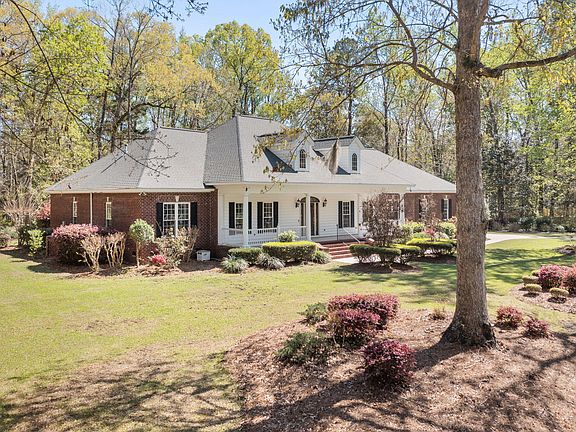 5th image of 301 Woodland Dr
