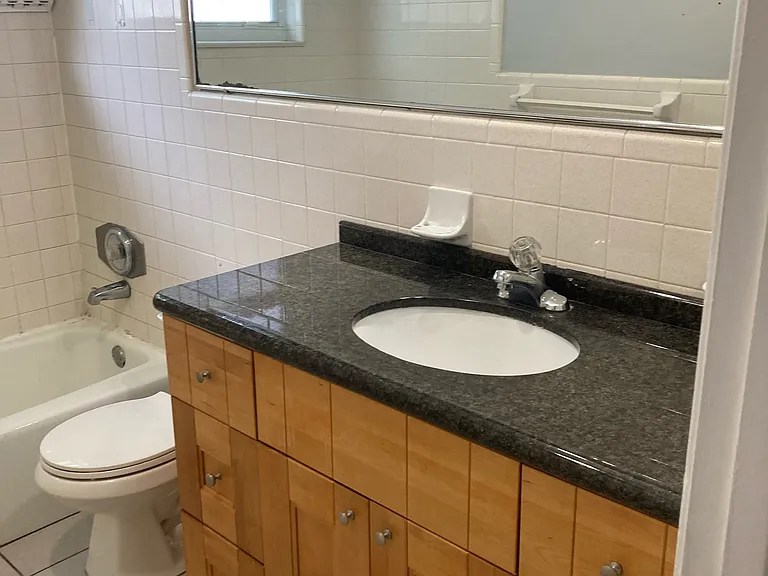 1341 SE 6th Ave #1 — Photo 4