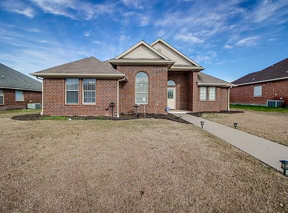2nd image of 1202 Louise Ln