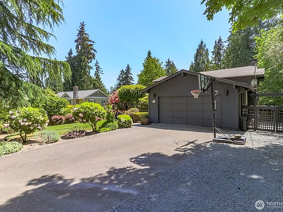 3rd image of 9506 29 Street Ct E