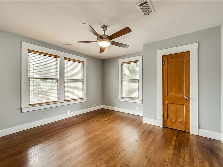 1423 Hollywood Ave — Photo 15