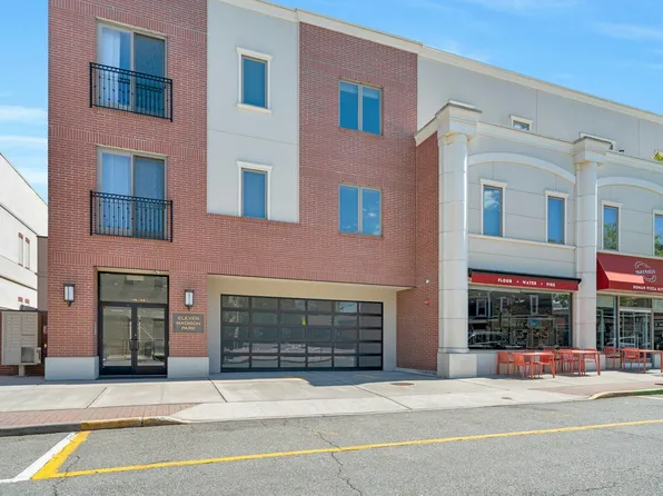 11 Madison Ave APT 204, Westwood, NJ 07675