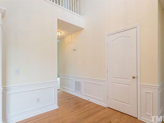 4th image of 5001 Bridgewood Dr