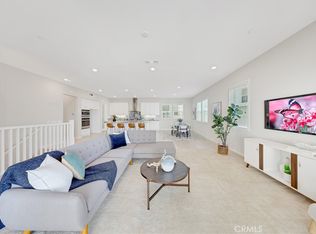 104 Sculpture, Irvine, CA 92618