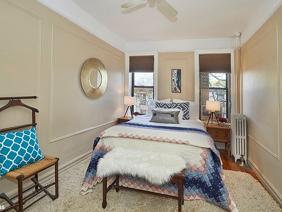 4th image of 333 4th St APT 4C