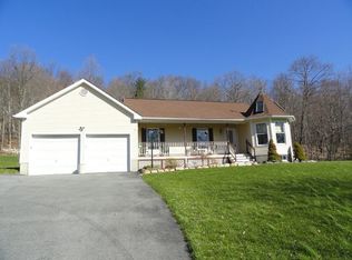 40 Grandview Dr, Bloomingburg, NY 12721