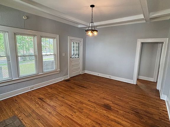 3rd image of 2533 E 5th Ave