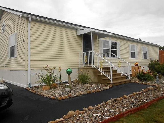 2nd image of 49 Blackbird Ct