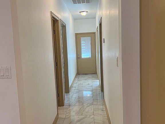 4th image of 2105 Diana Dr
