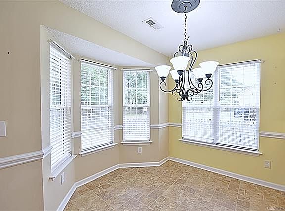 5th image of 651 Montgomery Dr