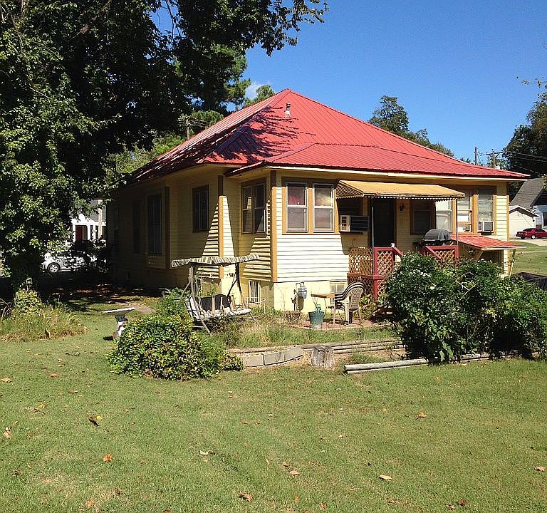 2nd image of 529 W Matthews Ave