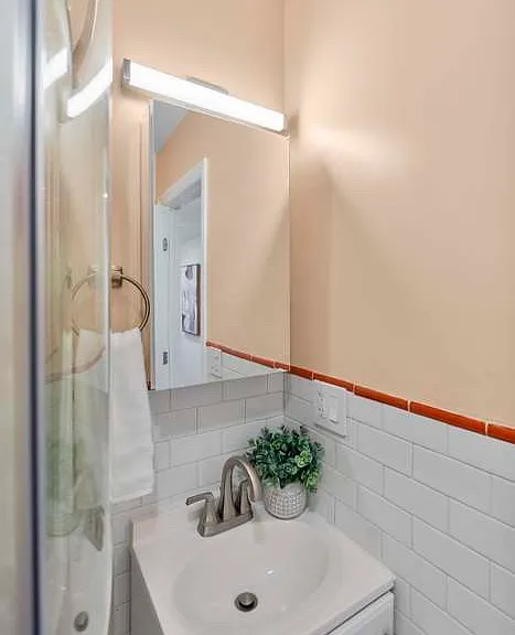 274 Staples Ave — Photo 34