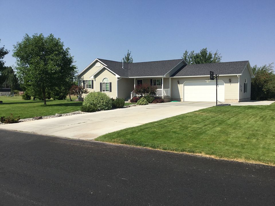 6395. N. 12th E.