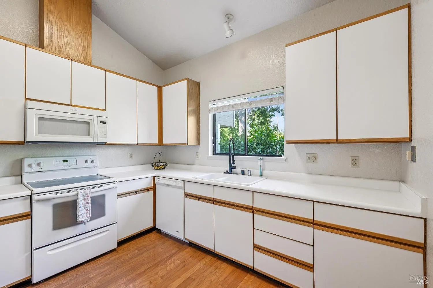 4704 Shade Tree Lane - Photo 8