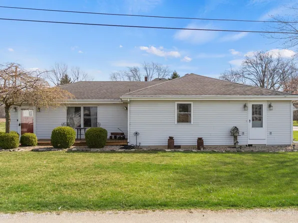 11405 Edgewater Ave, Hoagland, IN 46745