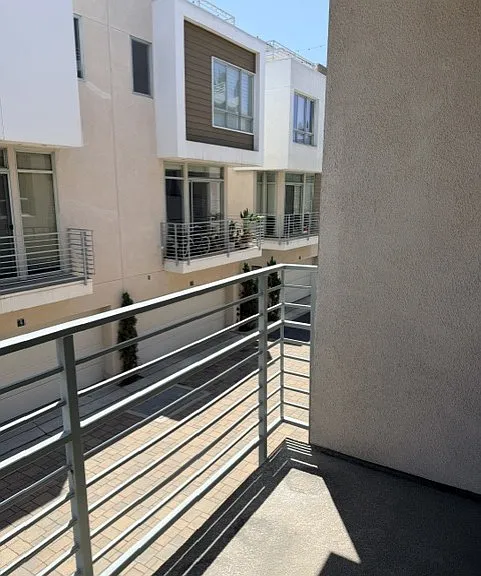 1400 N Fuller Ave #8 — Photo 22