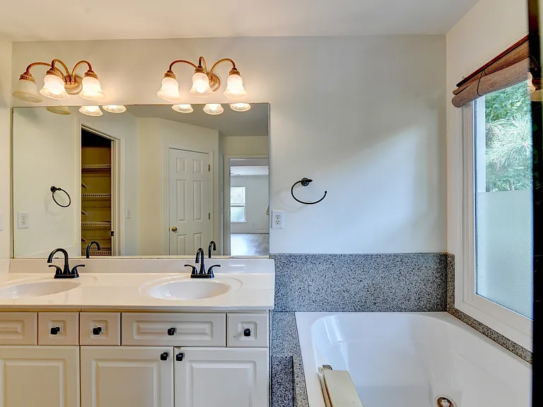 873 Red Rock Ct — Photo 23