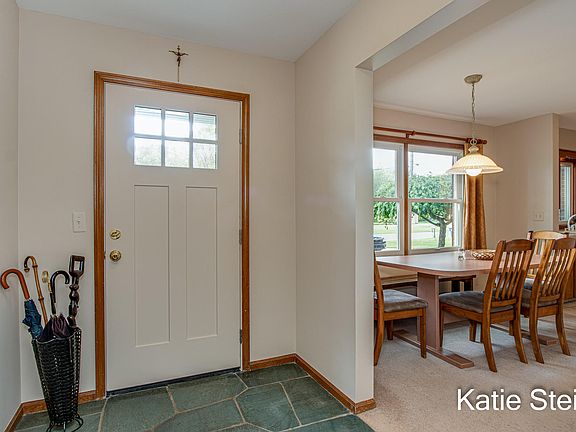 5th image of 4689 Braeburn Dr SE