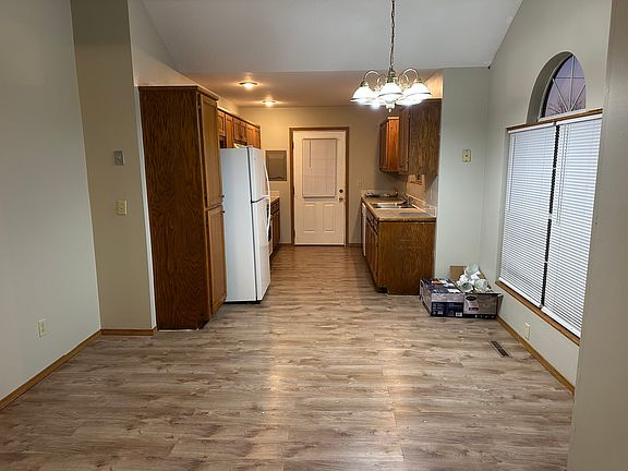 3rd image of 523 S Robert St #521