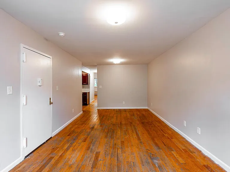 144 Monroe St #3 — Photo 10