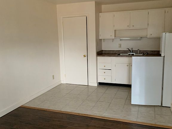2nd image of 1-2508 Duke Dr