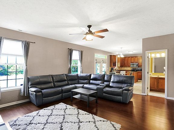 4th image of 6246 N Woods Edge Dr