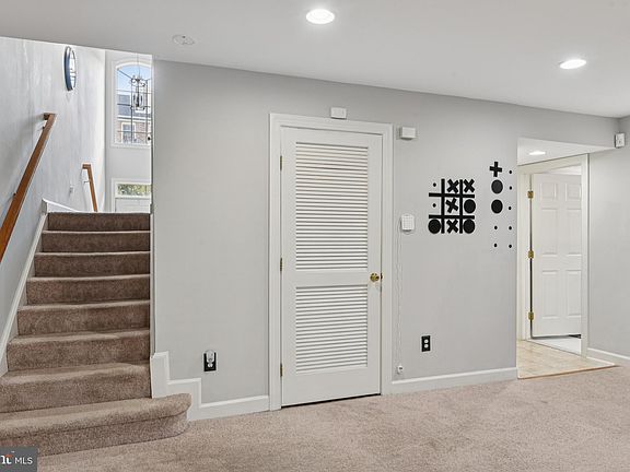 4th image of 8408 Chaucer House Ct