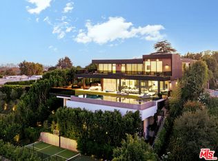 1140 Summit Dr, Beverly Hills, CA 90210